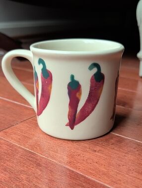 Hartstone Stoneware "Chili Peppers" pattern mug 1982